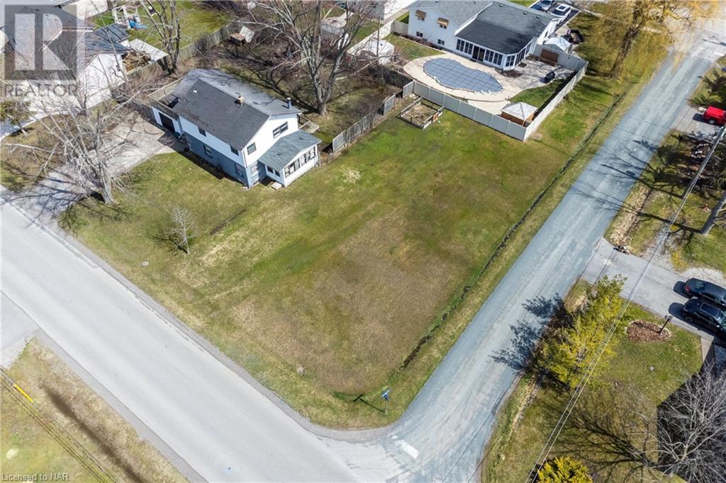 689 Buffalo Road N, Fort Erie, Ontario  L2A 5H1 - Photo 3 - 40399124