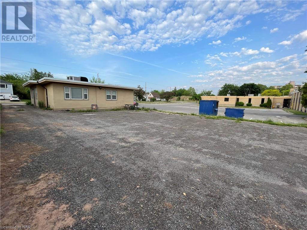 6117 Biamonte Parkway, Niagara Falls, Ontario  L2E 1Y8 - Photo 4 - 40403073