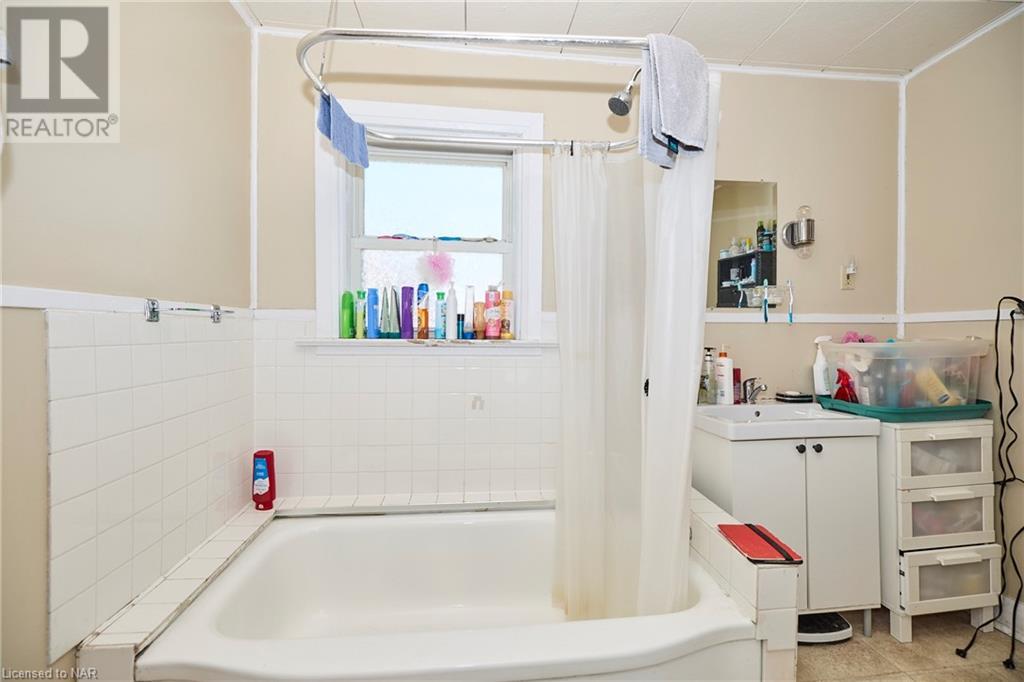 4921 Ontario Avenue, Niagara Falls, Ontario  L2E 3R6 - Photo 14 - 40423751