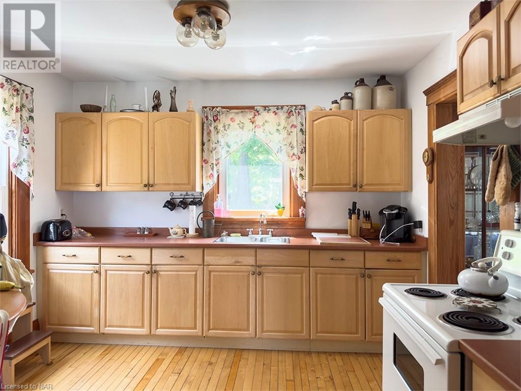132 Delhi Street, Port Colborne, Ontario  L3K 3K9 - Photo 11 - 40426938