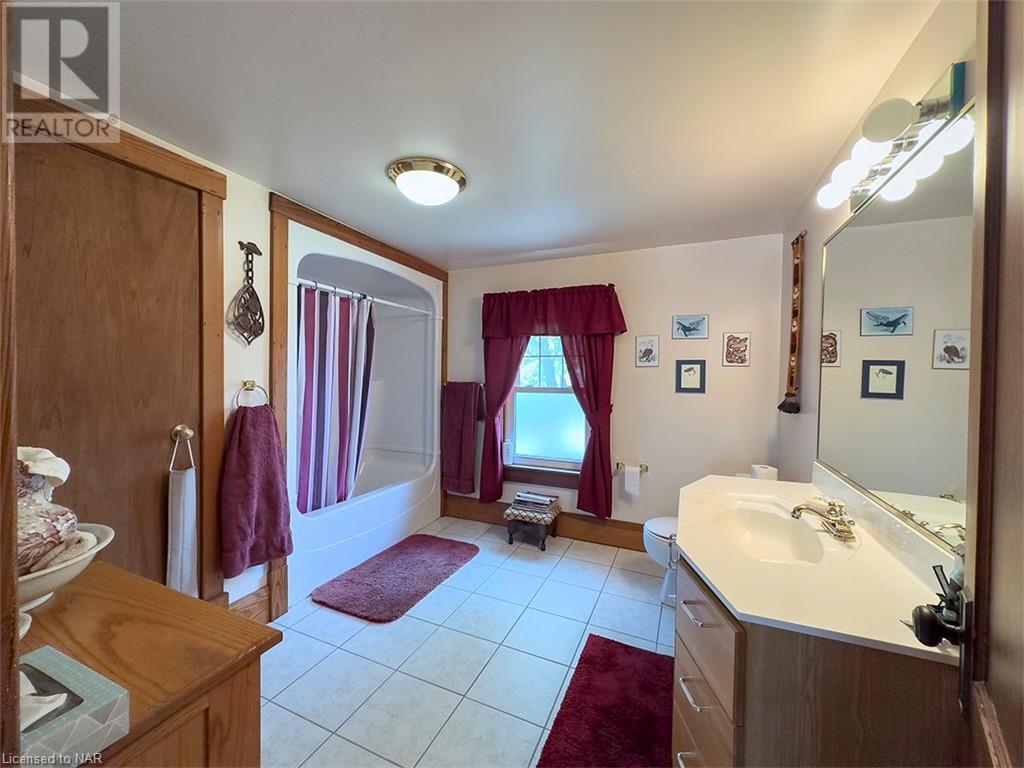 132 Delhi Street, Port Colborne, Ontario  L3K 3K9 - Photo 15 - 40426938