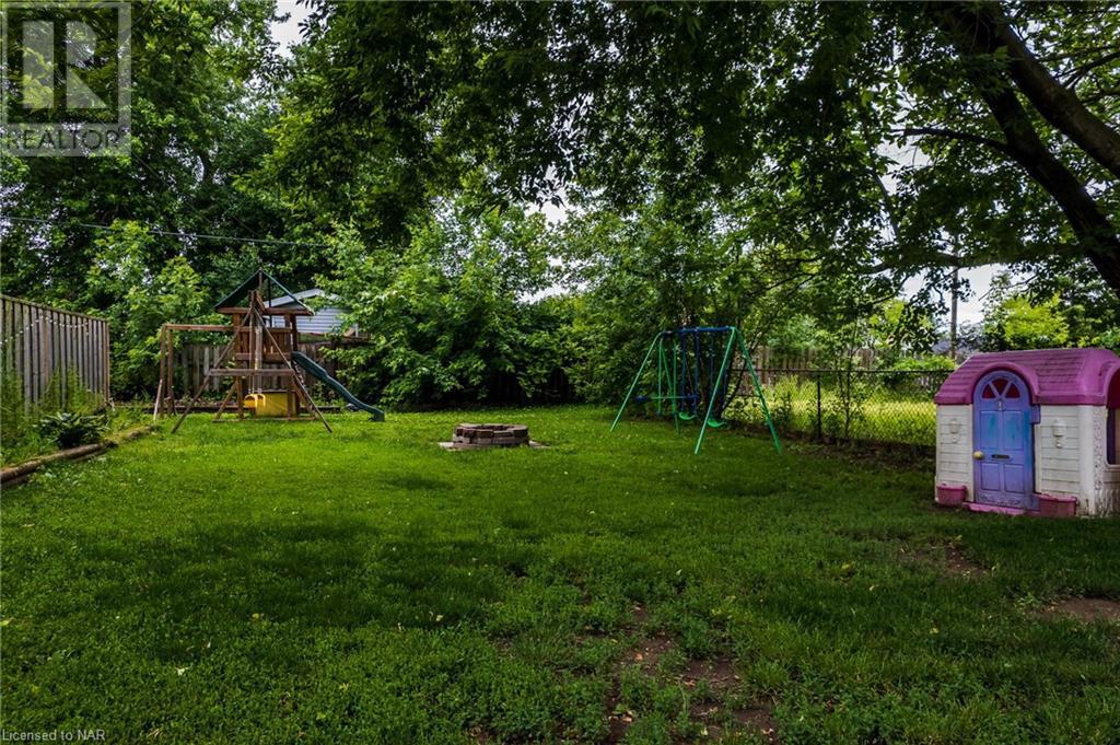 54 Lloyd Street, St. Catharines, Ontario  L2S 2N9 - Photo 18 - 40437304