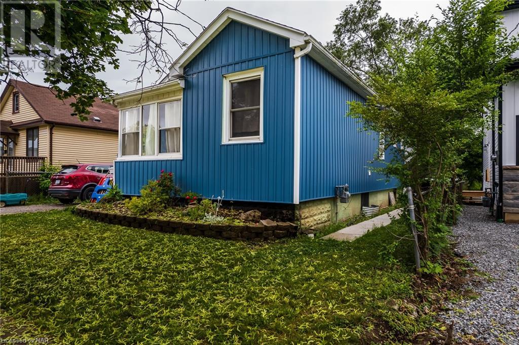 54 Lloyd Street, St. Catharines, Ontario  L2S 2N9 - Photo 3 - 40437304