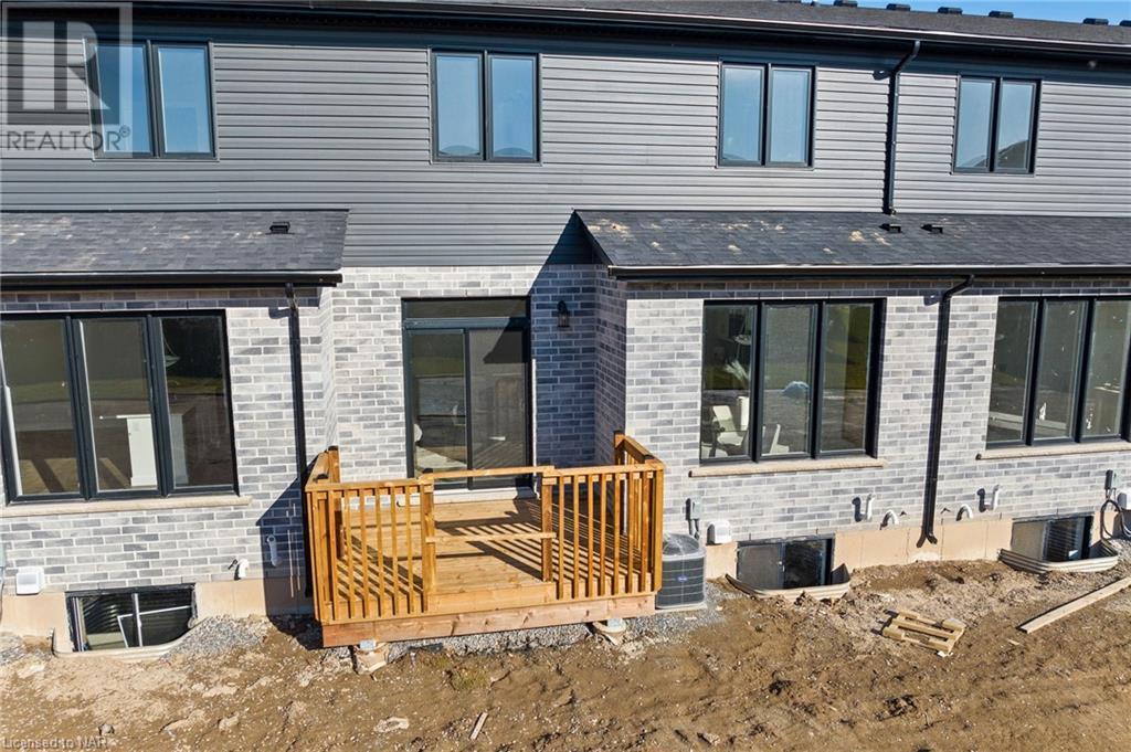 7101 Parsa Street, Niagara Falls, Ontario  L2H 3T2 - Photo 4 - 40437977