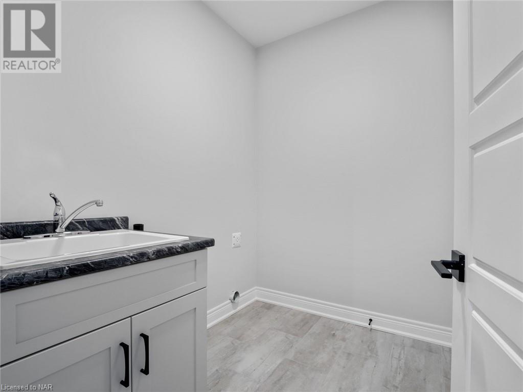 32 Austin Drive, Welland, Ontario  L3B 5N8 - Photo 14 - 40446749