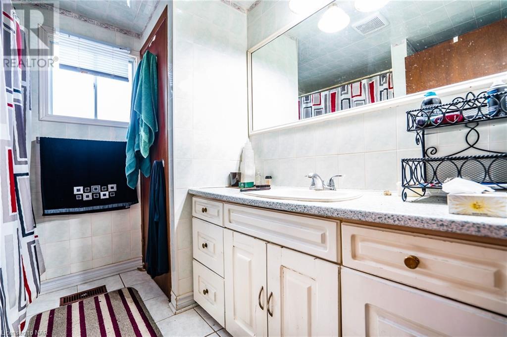 27 Fitzgerald Street, St. Catharines, Ontario  L2R 4B4 - Photo 11 - 40447367
