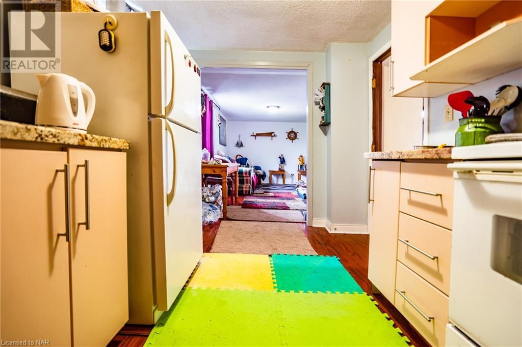 27 Fitzgerald Street, St. Catharines, Ontario  L2R 4B4 - Photo 4 - 40447367