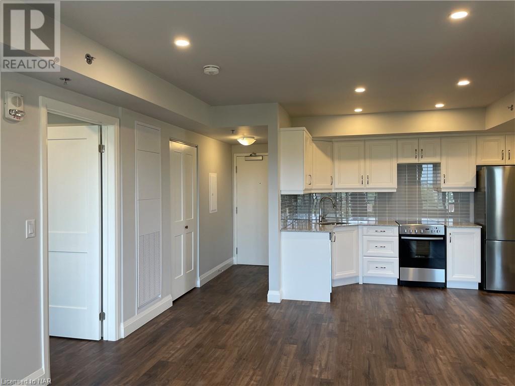 5698 Main Street Unit# 703, Niagara Falls, Ontario  L2G 5Z4 - Photo 2 - 40453668