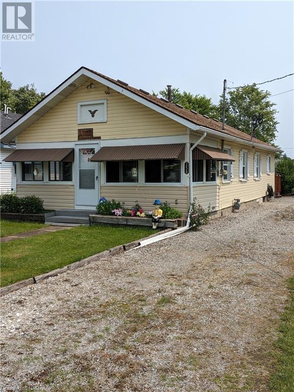 258 Beechwood Avenue, Fort Erie, Ontario  L0S 1B0 - Photo 2 - 40455514