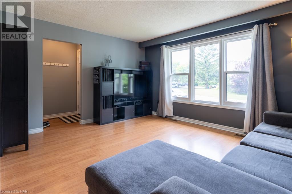 43 Greystone Crescent, St. Catharines, Ontario  L2N 6P1 - Photo 5 - 40454682