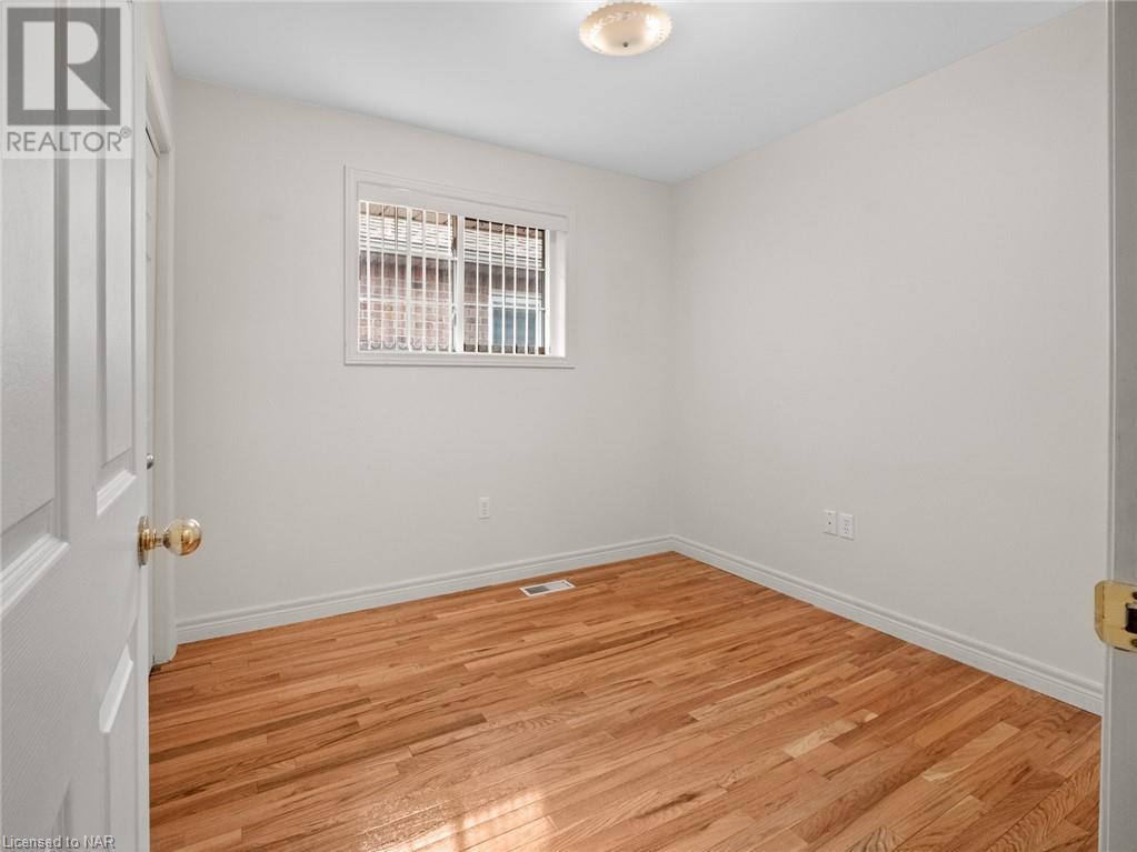 7641 Cameron Court, Niagara Falls, Ontario  L2H 3G9 - Photo 13 - 40454740