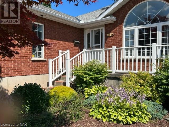 7641 Cameron Court, Niagara Falls, Ontario  L2H 3G9 - Photo 5 - 40454740