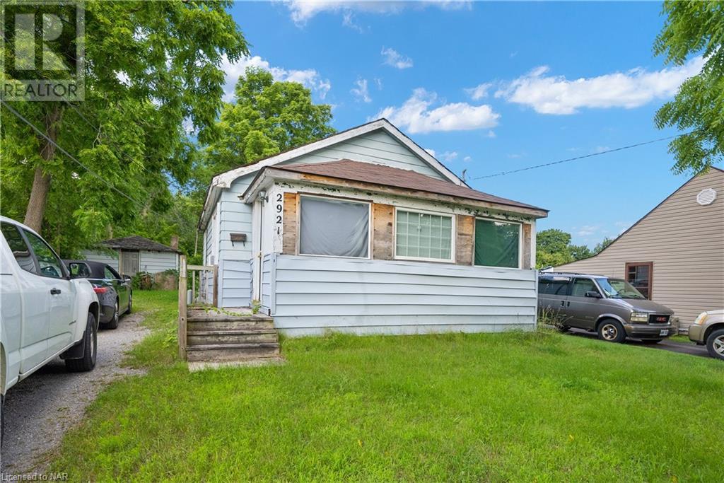 2921 Portage Road, Niagara Falls, Ontario  L2J 2J6 - Photo 2 - 40466009