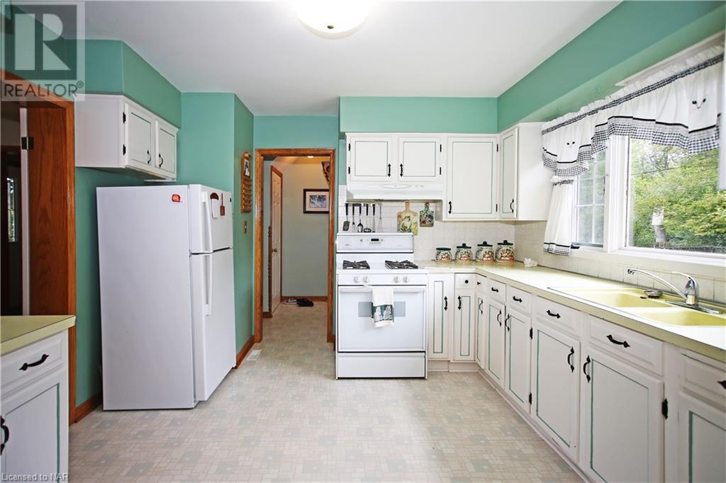 826 Parkdale Avenue, Fort Erie, Ontario  L2A 5B6 - Photo 18 - 40461162