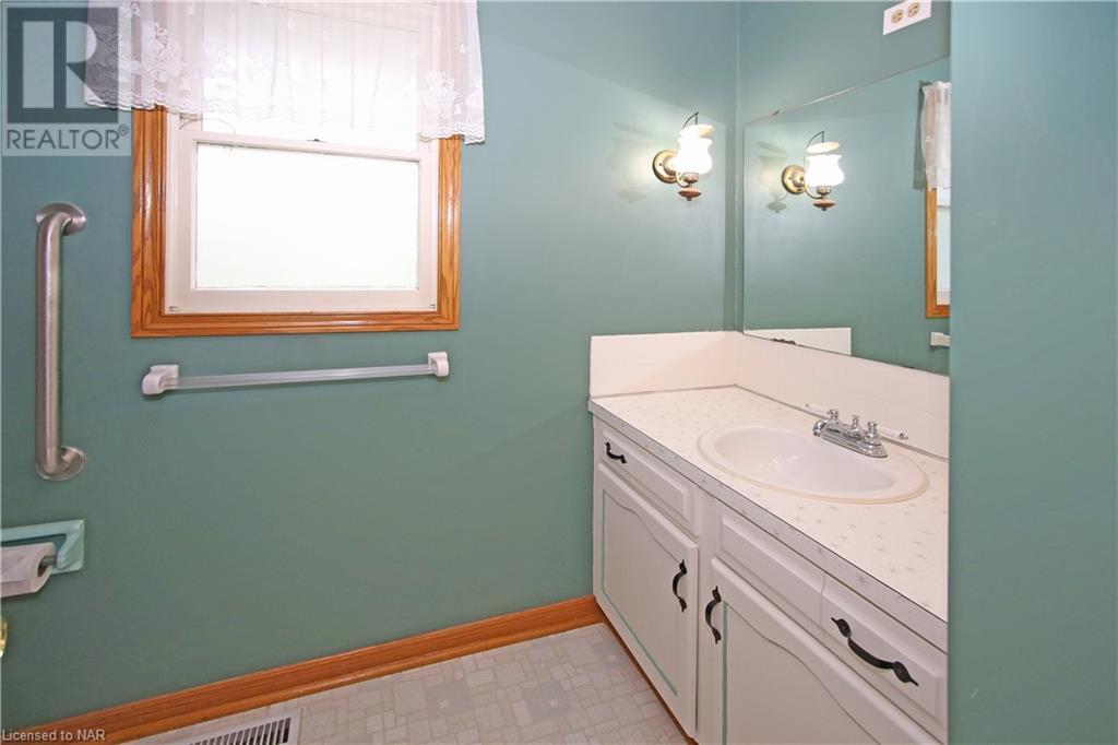 826 Parkdale Avenue, Fort Erie, Ontario  L2A 5B6 - Photo 39 - 40461162