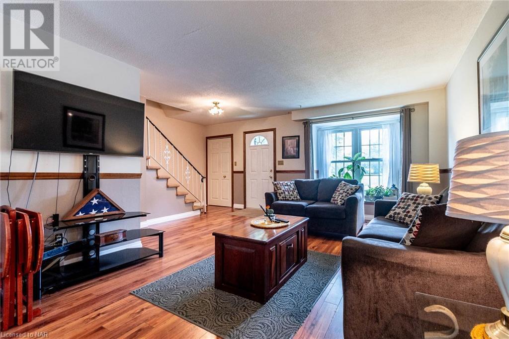 4207 Briarwood Avenue, Niagara Falls, Ontario  L2E 6Z1 - Photo 3 - 40468046
