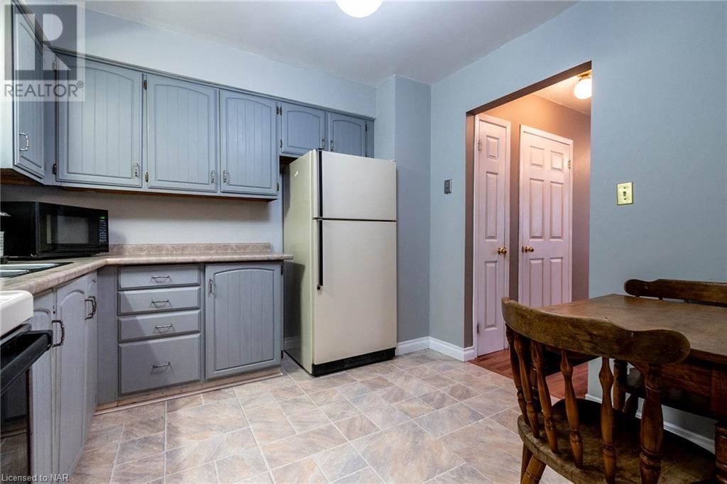 4207 Briarwood Avenue, Niagara Falls, Ontario  L2E 6Z1 - Photo 7 - 40468046