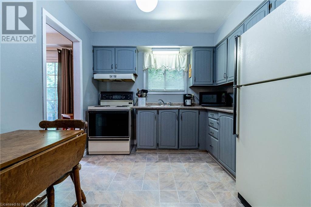 4207 Briarwood Avenue, Niagara Falls, Ontario  L2E 6Z1 - Photo 8 - 40468046