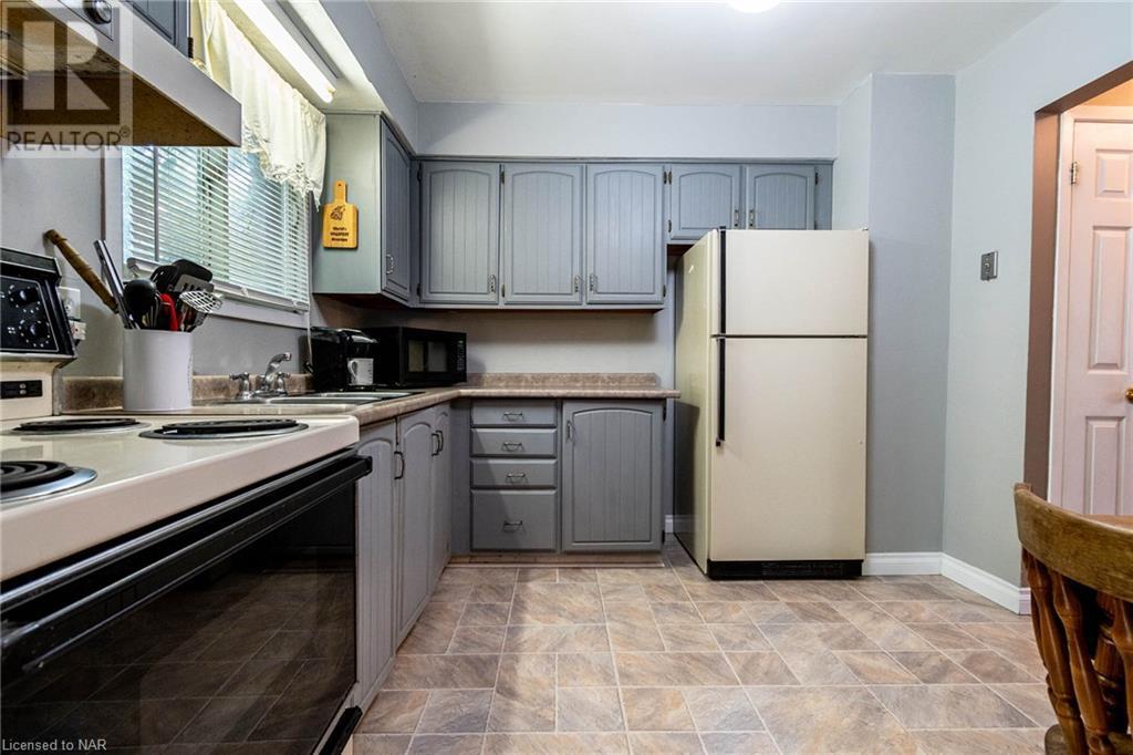 4207 Briarwood Avenue, Niagara Falls, Ontario  L2E 6Z1 - Photo 9 - 40468046