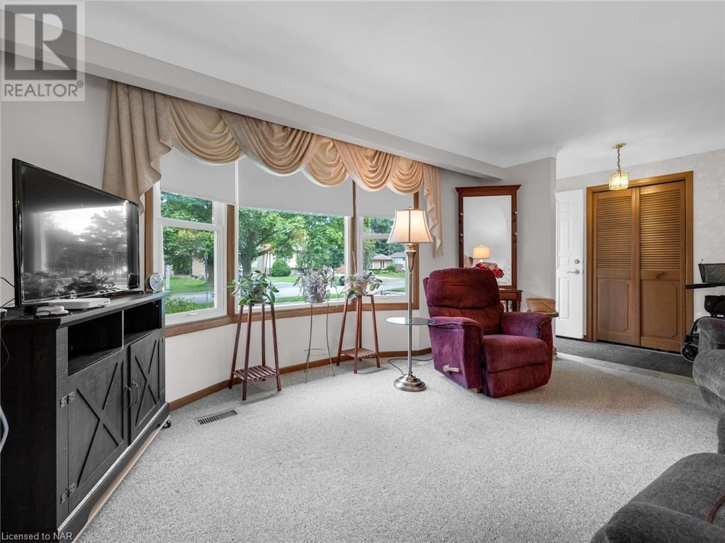 21 Mccoll Drive, Welland, Ontario  L3C 3L6 - Photo 4 - 40469537