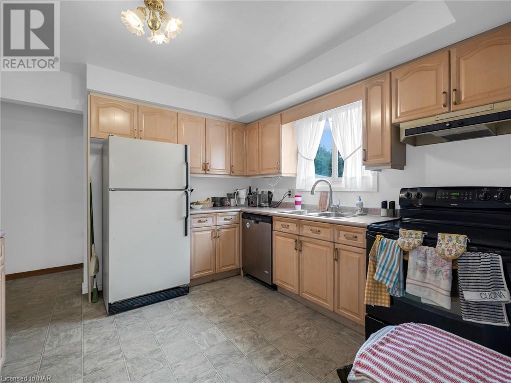 21 Mccoll Drive, Welland, Ontario  L3C 3L6 - Photo 9 - 40469537