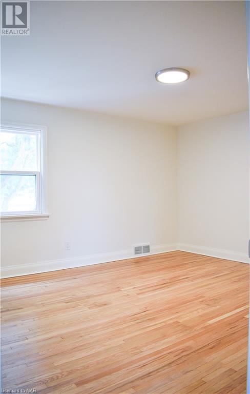 2 Thorndale Avenue, St. Catharines, Ontario  L2R 6A3 - Photo 12 - 40467925