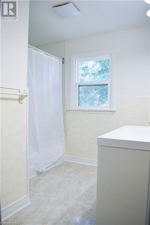 2 Thorndale Avenue, St. Catharines, Ontario  L2R 6A3 - Photo 16 - 40467925