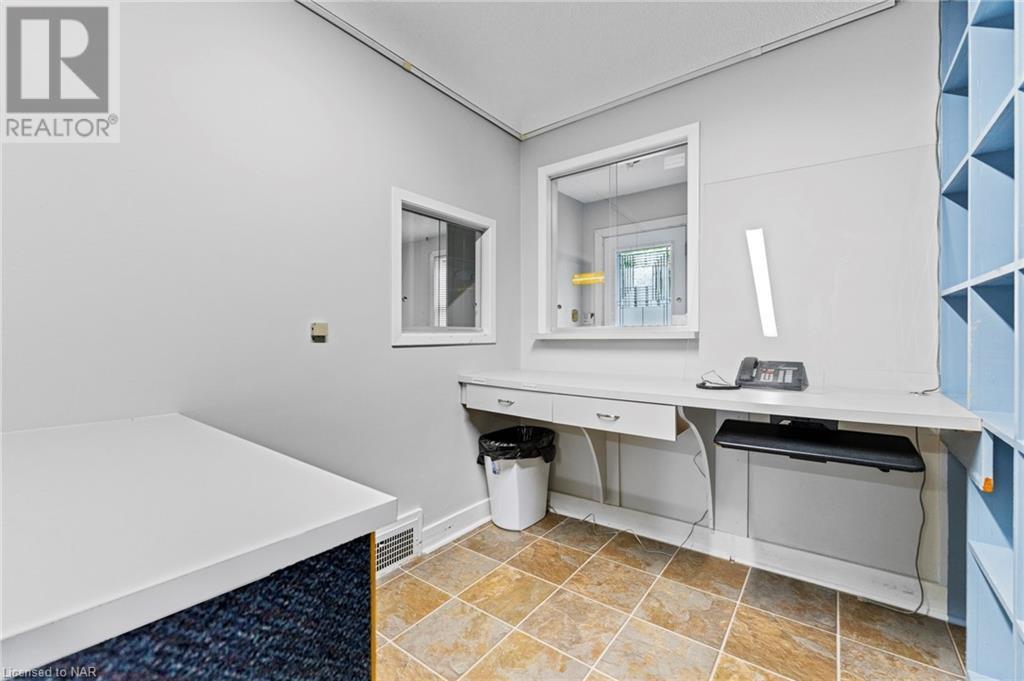 249 Carlton Street, St. Catharines, Ontario  L2N 1B6 - Photo 14 - 40470333