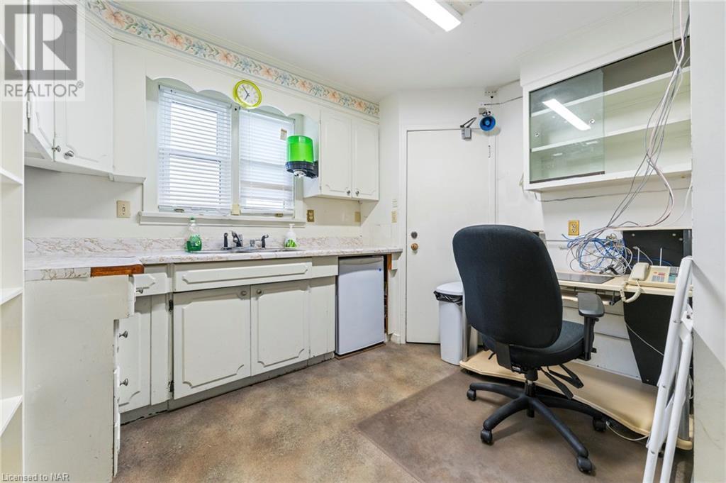 249 Carlton Street, St. Catharines, Ontario  L2N 1B6 - Photo 16 - 40470333