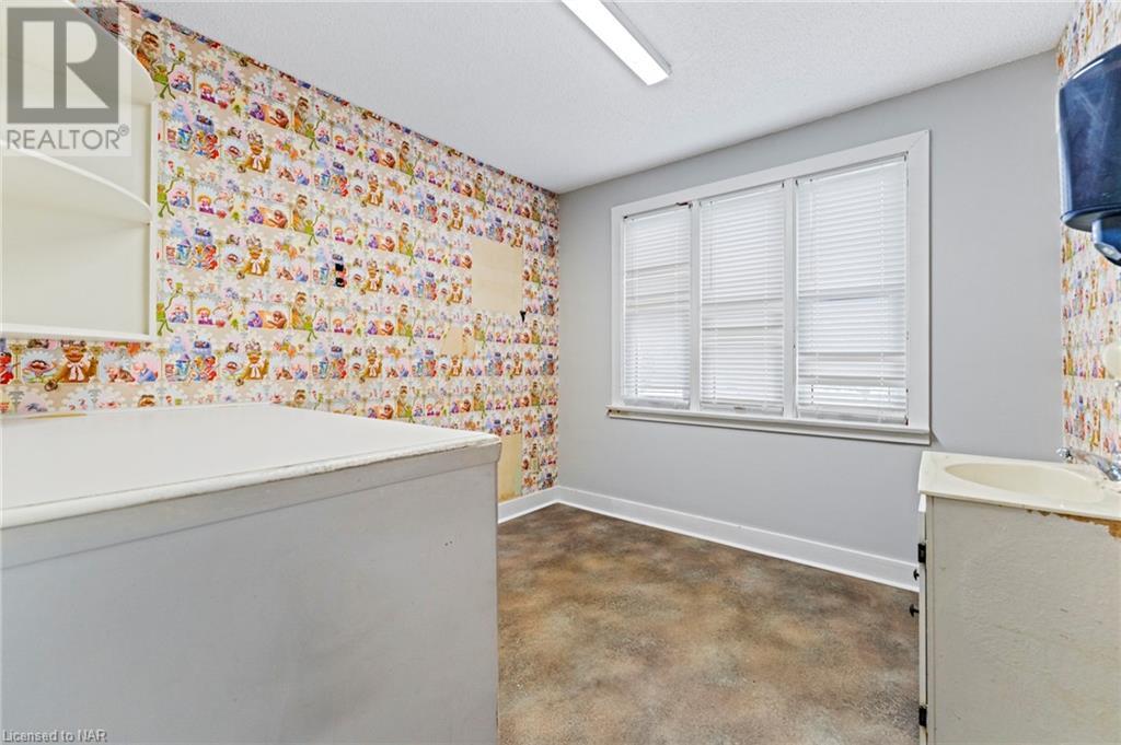 249 Carlton Street, St. Catharines, Ontario  L2N 1B6 - Photo 20 - 40470333
