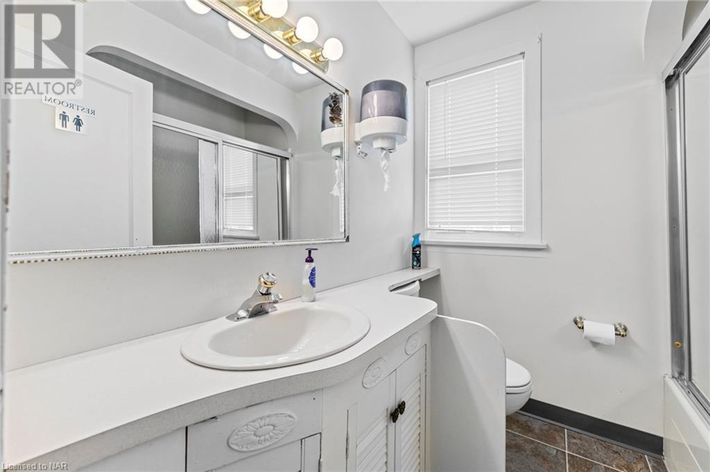249 Carlton Street, St. Catharines, Ontario  L2N 1B6 - Photo 24 - 40470333