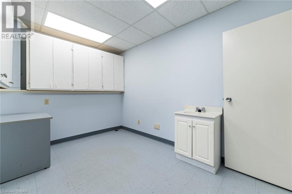 249 Carlton Street, St. Catharines, Ontario  L2N 1B6 - Photo 32 - 40470333