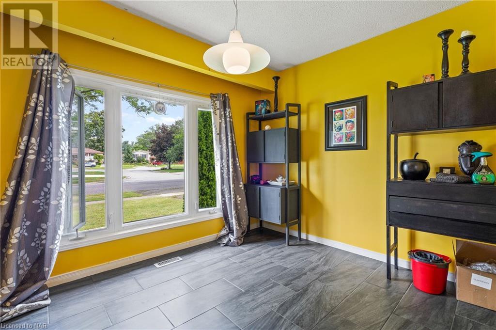 7626 Fern Avenue, Niagara Falls, Ontario  L2G 7H3 - Photo 4 - 40470575