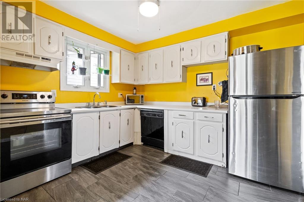 7626 Fern Avenue, Niagara Falls, Ontario  L2G 7H3 - Photo 5 - 40470575
