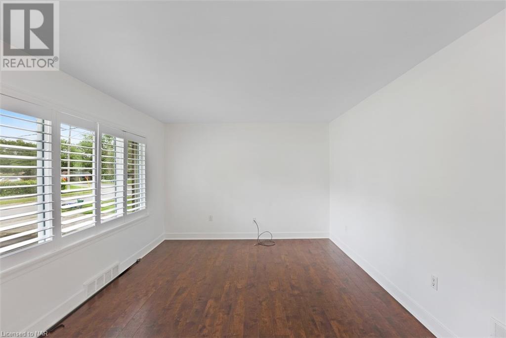5880 Atlas Street, Niagara Falls, Ontario  L2J 1S8 - Photo 4 - 40450468