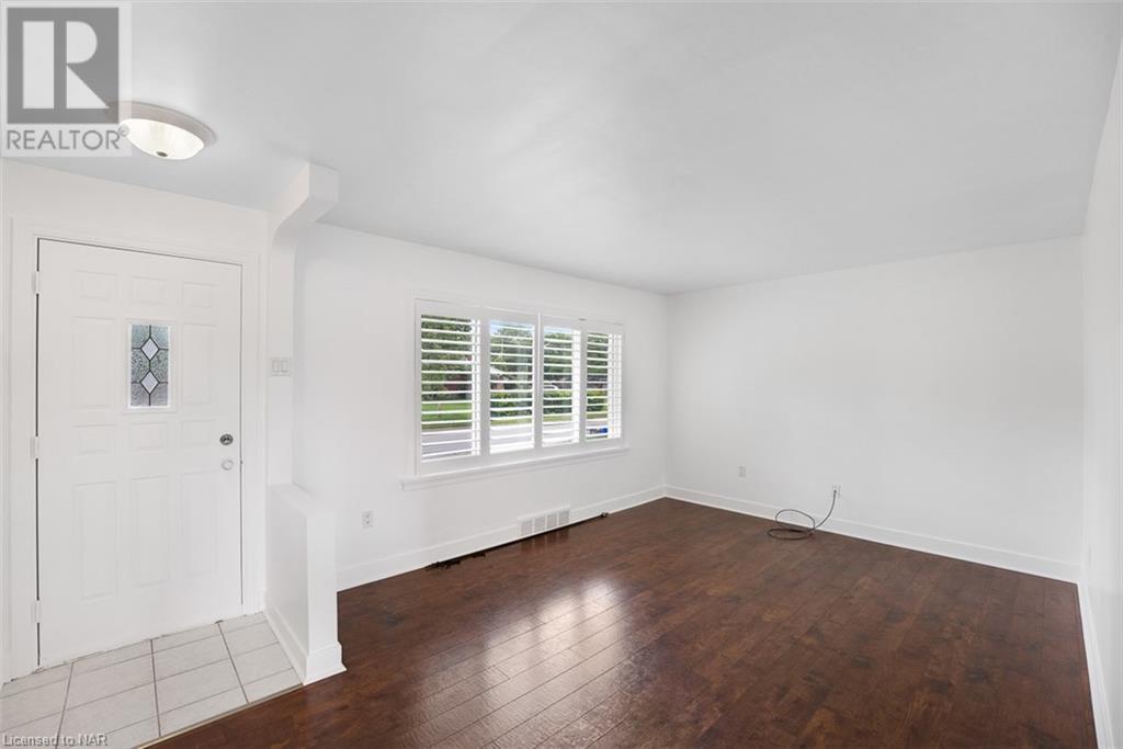 5880 Atlas Street, Niagara Falls, Ontario  L2J 1S8 - Photo 5 - 40450468