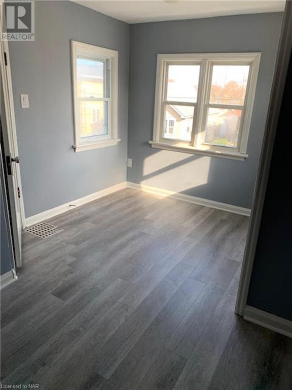21 Brighton Avenue, St. Catharines, Ontario  L2M 5S6 - Photo 6 - 40473398