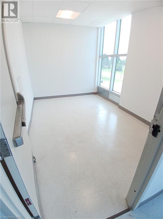 3430 Schmon Parkway Unit# B, Thorold, Ontario  L2V 4Y6 - Photo 11 - 40465735