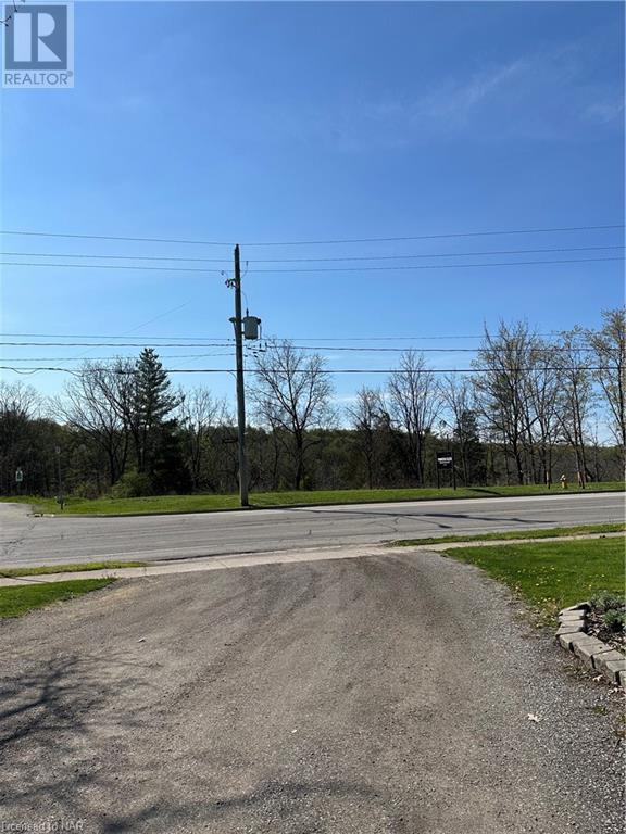 1027 A Pelham Road, St. Catharines, Ontario  L2R 6P7 - Photo 5 - 40474355