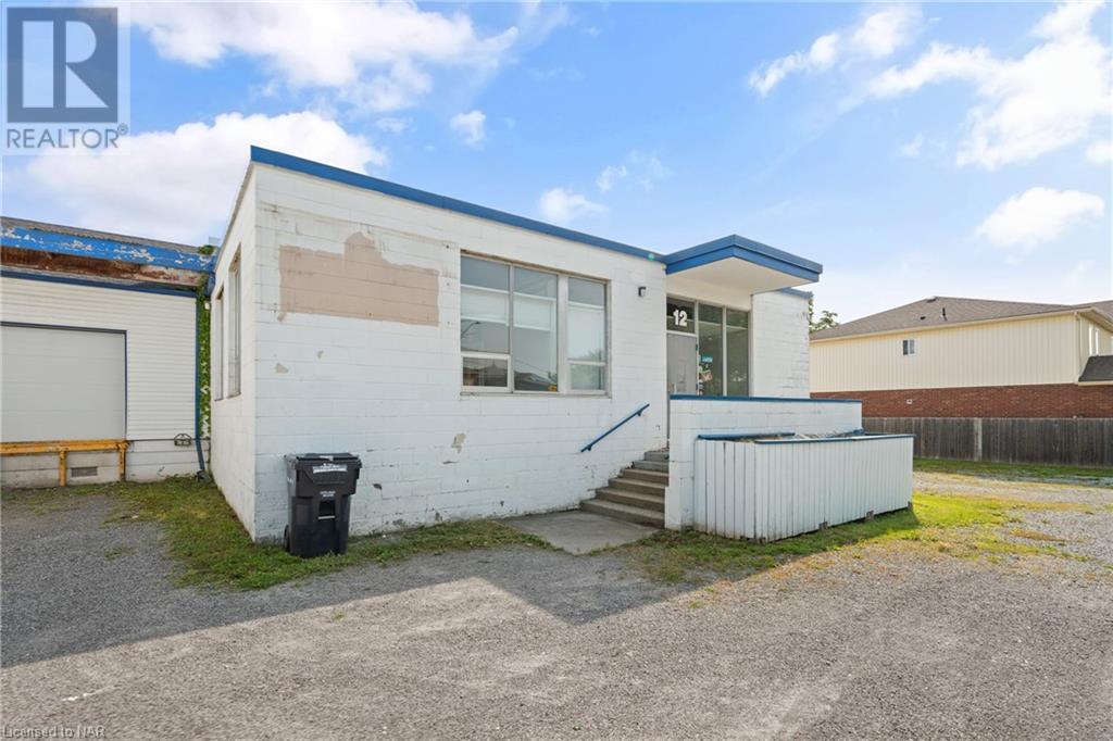12 Walnut Street, St. Catharines, Ontario  L2T 1H3 - Photo 4 - 40475598