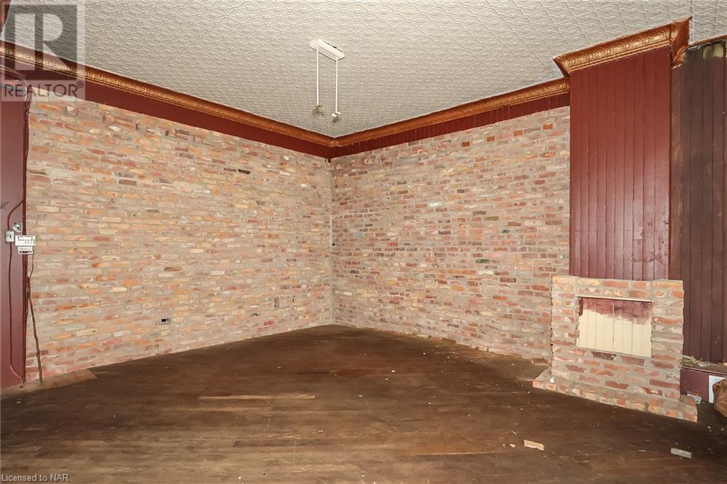6032 Main Street, Niagara Falls, Ontario  L2G 5Z9 - Photo 9 - 40454540