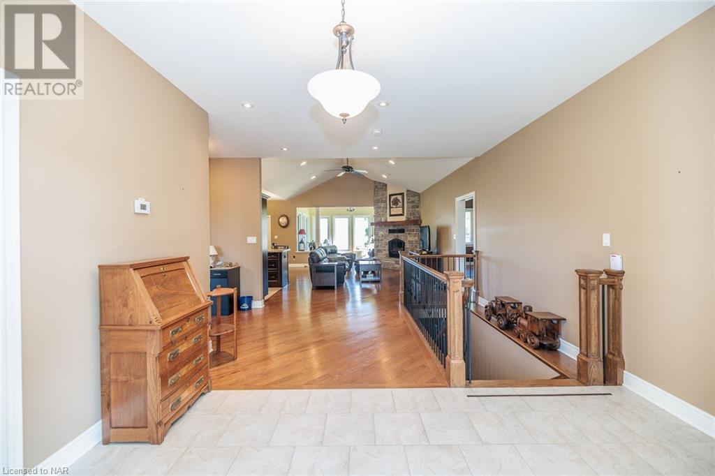 1040 Bertie Street, Fort Erie, Ontario  L2A 5S1 - Photo 5 - 40476937