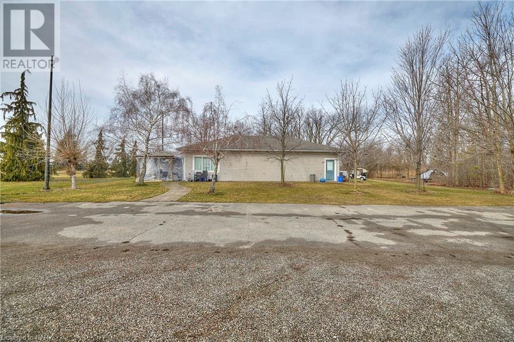 1140 Airport Road, Niagara-On-The-Lake, Ontario  L0S 1J0 - Photo 3 - 40478605