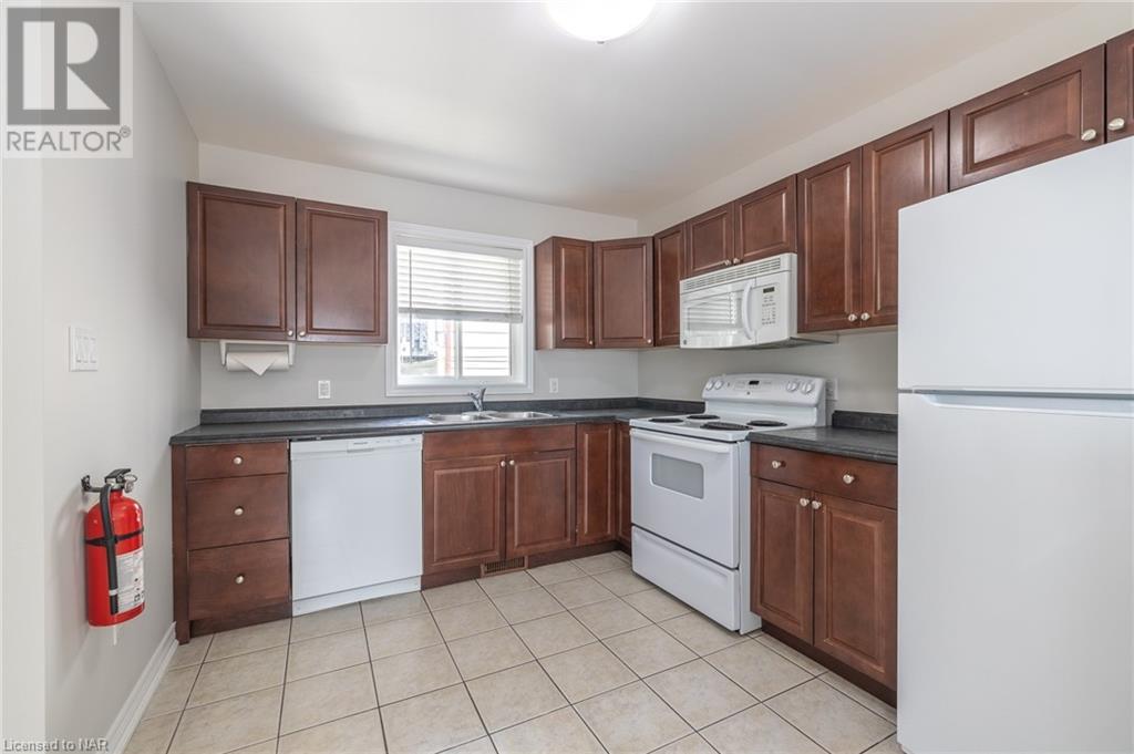 73 Queen Street N, Thorold, Ontario  L2V 2R2 - Photo 13 - 40479257