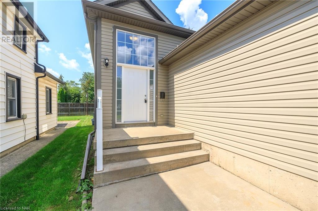 73 Queen Street N, Thorold, Ontario  L2V 2R2 - Photo 5 - 40479257