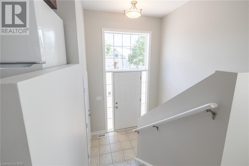 73 Queen Street N, Thorold, Ontario  L2V 2R2 - Photo 8 - 40479257