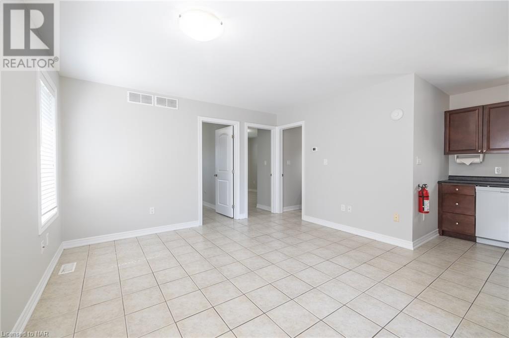73 Queen Street N, Thorold, Ontario  L2V 2R2 - Photo 9 - 40479257