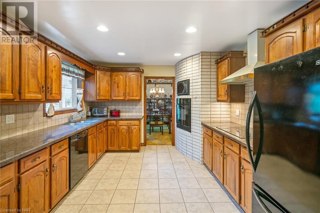 78 Royal Henley Boulevard, St. Catharines, Ontario  L2N 4S1 - Photo 18 - 40463315