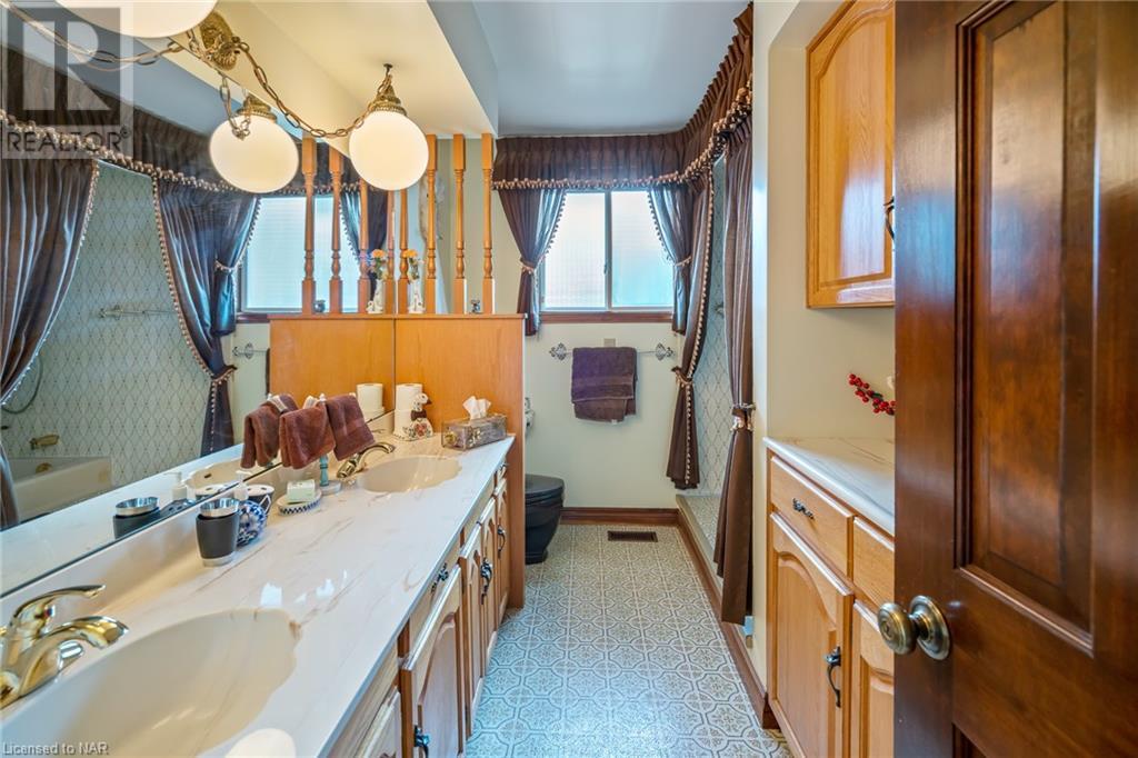 78 Royal Henley Boulevard, St. Catharines, Ontario  L2N 4S1 - Photo 29 - 40463315
