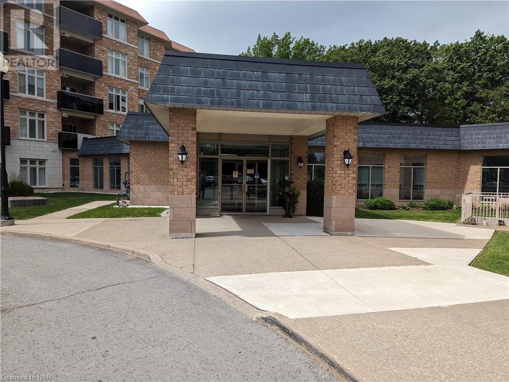 8111 FOREST GLEN Drive Unit# 525, niagara falls, Ontario